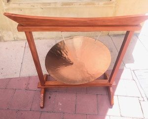 Soporte artesano para Gong